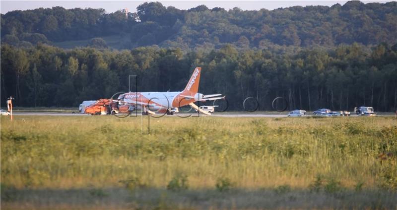 Bomb alert on board of easyjet plane