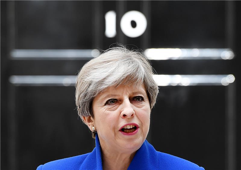 Theresa May predstavila svoju novu vladu