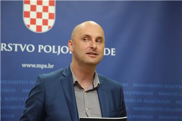 Ministar Tolušić dodijelio prve odluke o odobrenju lokalnih razvojnih strategija u ribarstvu