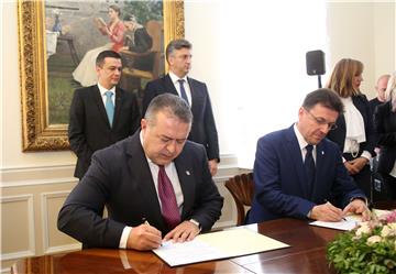 Romanian PM visits Croatia