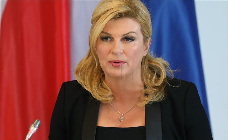 Grabar-Kitarović: Želim da se Vlada usredotoči na egzistencijalna pitanja