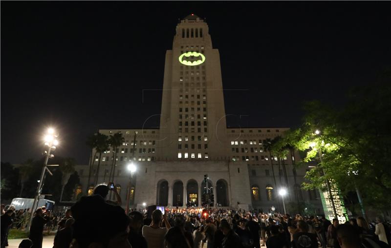 USA CALIFORNIA ADAM WEST TRIBUTES BATMAN SIGNAL