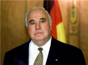 (FILE) GERMANY PEOPLE HELMUT KOHL OBITUARY