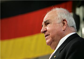 (FILE) SWITZERLAND GERMANY PEOPLE HELMUT KOHL OBITUARY