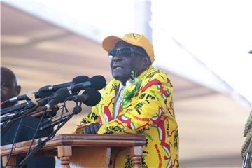 ZIMBABWE PRESIDENT MUGABE ADDRESSES YOUTH RALLY