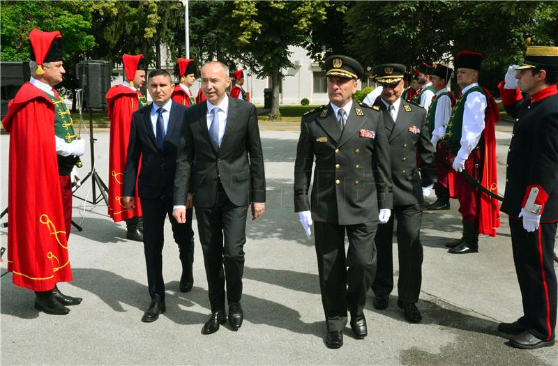 19th class of voluntary conscripts take oath of allegiance