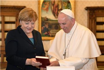 Papa i Angela Merkel razgovarali o okolišu i terorizmu