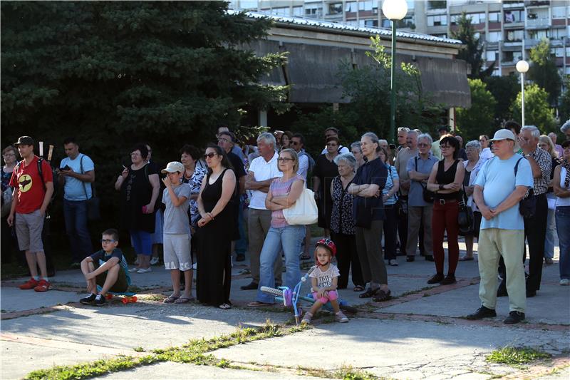 Prosvjed protiv postavljanja ograde u Travnom