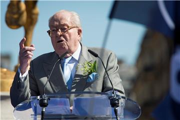 Jean-Marie Le Pen poručuje kćeri da podnese ostavku zbog loših rezultata