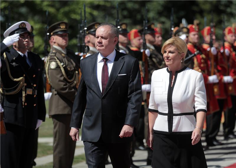 Presidents say Croatia, Slovakia friendly countries without outstanding issues