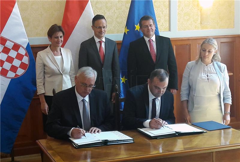 Croatia, Hungary sign memorandum of understanding on two-way gas pipeline 