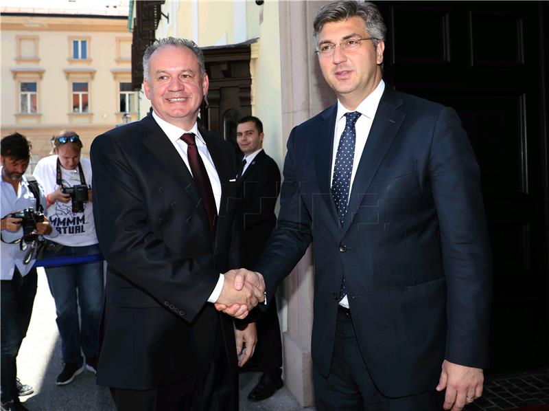 PM, parliament speaker meet with visiting Slovak president 