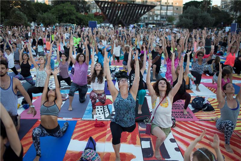 ISRAEL TEL AVIV YOGA  DAY