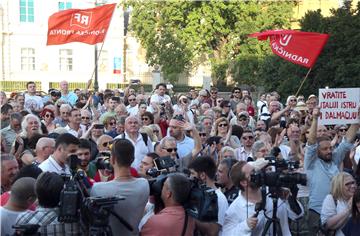 Proslava Dana antifašističke borbe na Trgu maršala Tita