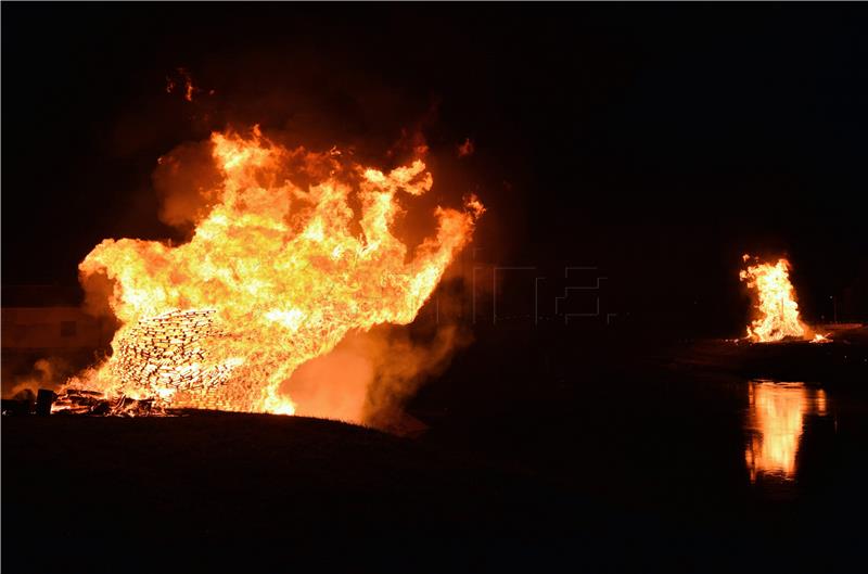 "Ivanjski krijesovi" u Karlovcu 2017.