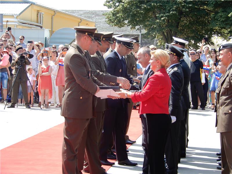 Promovirani polaznici vojnih škola Hrvatskoga vojnog učilišta 'Dr. Franjo Tuđman'