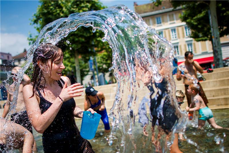 SWITZERLAND WATER FLASH MOB