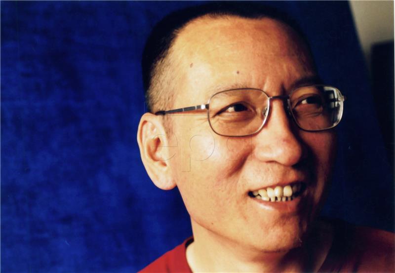 Teško bolestan kineski nobelovac Liu Xiaobo pušten iz zatvora 