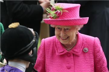 (FILE) BRITAIN ROYALTY QUEEN INCOME