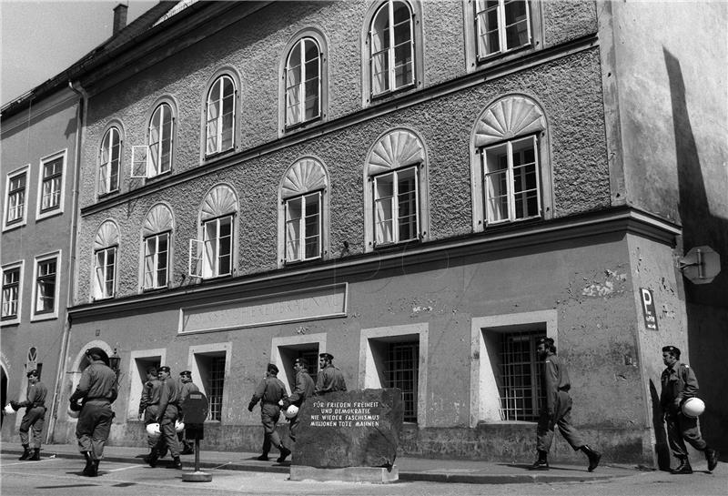 (FILE) AUSTRIA CONSTITUTIONAL COURT HITLER HOUSE