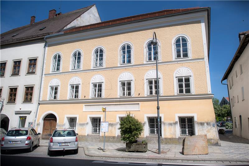 (FILE) AUSTRIA CONSTITUTIONAL COURT HITLER HOUSE