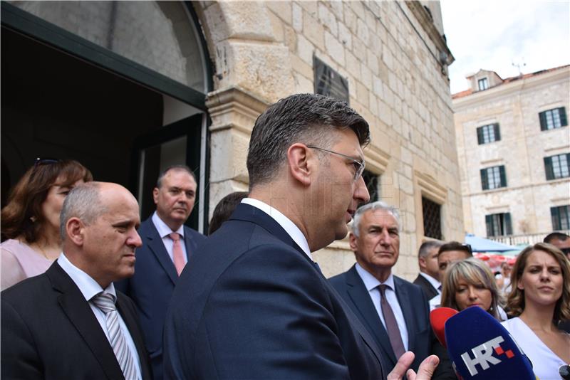 Plenković razgovarao s Dobroslavićem i Frankovićem