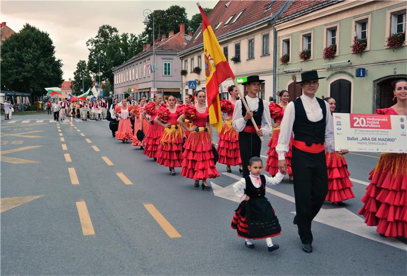 U Karlovcu otvoren 20. Međunarodni festival folklora