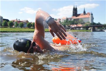 Extreme Open water swimming: 600 km along river Elbe in ten days