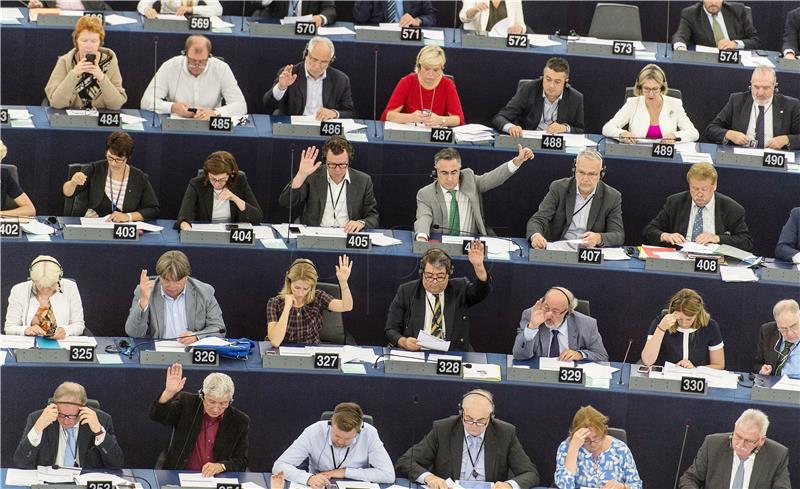 European Parliament groups differ in views on Croatia-Slovenia arbitration ruling