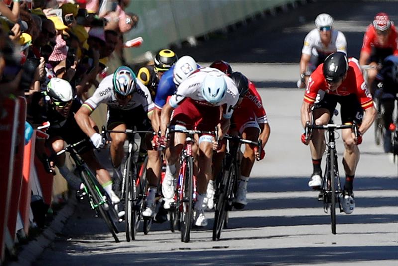 Tour de France: Peter Sagan izbačen zbog sudara s Cavendishom