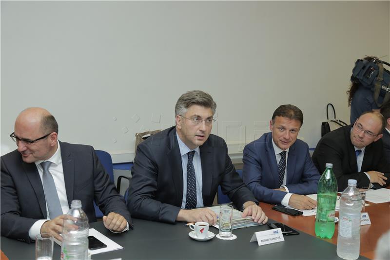 Plenkovic informs HDZ leadership of forthcoming meeting with Slovenian PM