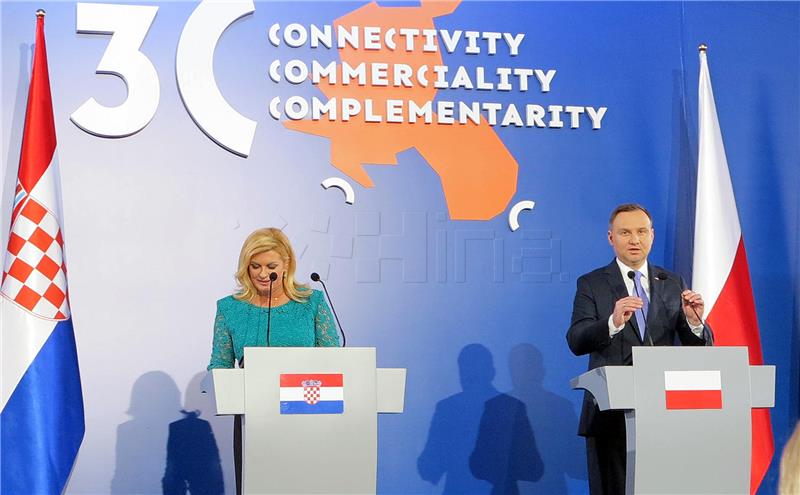 Kolinda Grabar-Kitarović na summitu Inicijative triju mora u Varšavi