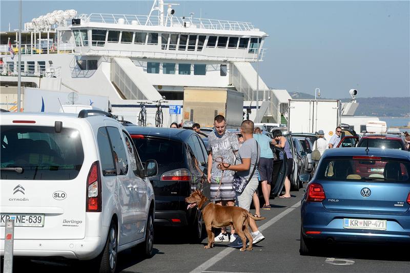 Turisti u Zadru