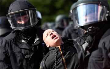 Treću noć zaredom sukob prosvjednika i policije u Hamburgu 