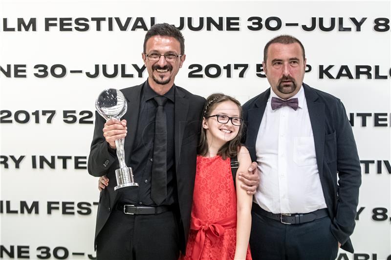 Priznanja filmovima 'Muškarci ne plaču' i 'Dede' na festivalu Karlovy Vary 