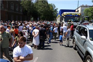 Prema Srebrenici ispraćeni posmrtni ostaci 71 identificirane žrtve 