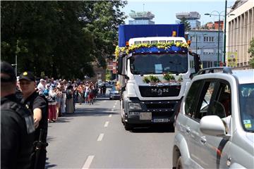 Prema Srebrenici ispraćeni posmrtni ostaci 71 identificirane žrtve 