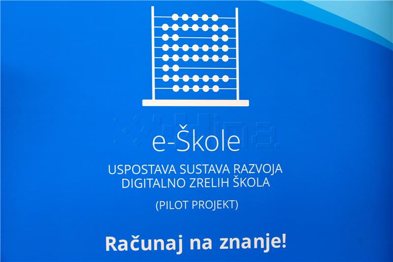 CARNet predstavio pilot projekt e-Škole 