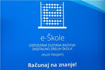 CARNet predstavio pilot projekt e-Škole 