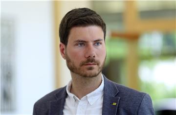 Pernar prozvao pravobraniteljicu Milas Klarić