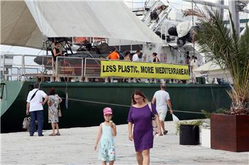 Greenpeace ship in Rijeka to warn of plastic pollution of Adriatic