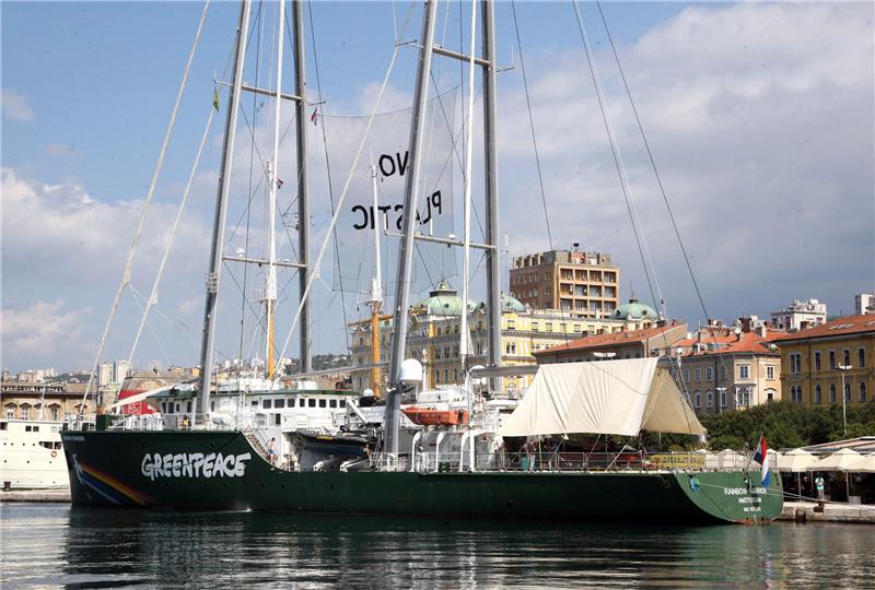 Greenpeace ship in Rijeka to warn of plastic pollution of Adriatic