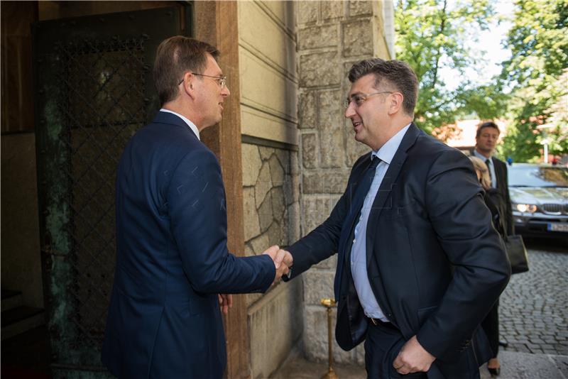 Plenković i Cerar na različitim pozicijama oko arbitraže, ali za nastavak dijaloga