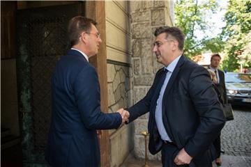 Plenković i Cerar na različitim pozicijama oko arbitraže, ali za nastavak dijaloga