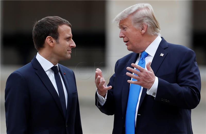 Macron srdačno dočekao Trumpa u Parizu