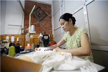 VIETNAM ECONOMY TEXTILE GARMENT