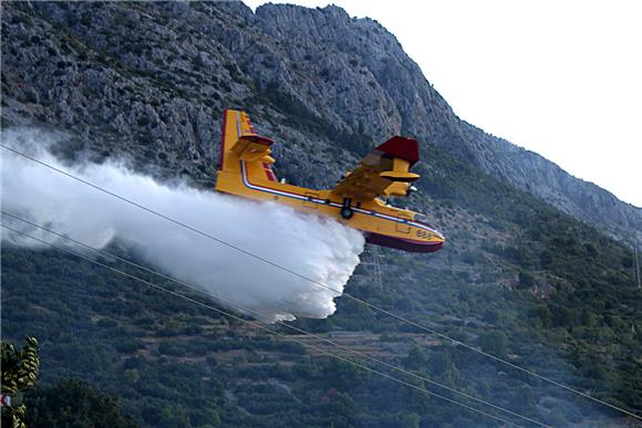 Požar kod Ljubinja prijeti prekidu prometa prema Dubrovniku