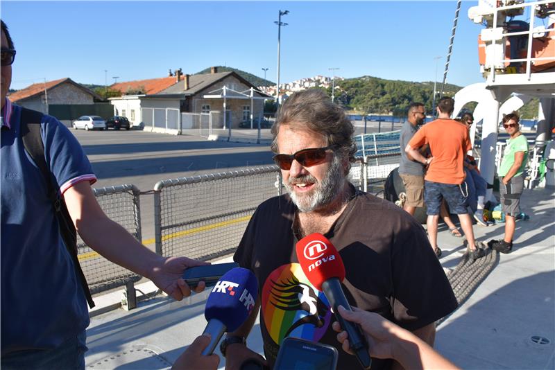 Greenpeace na Rainbow Warrioru III kraj Dubrovnika upozorio na onečišćenje Mediterana plastikom