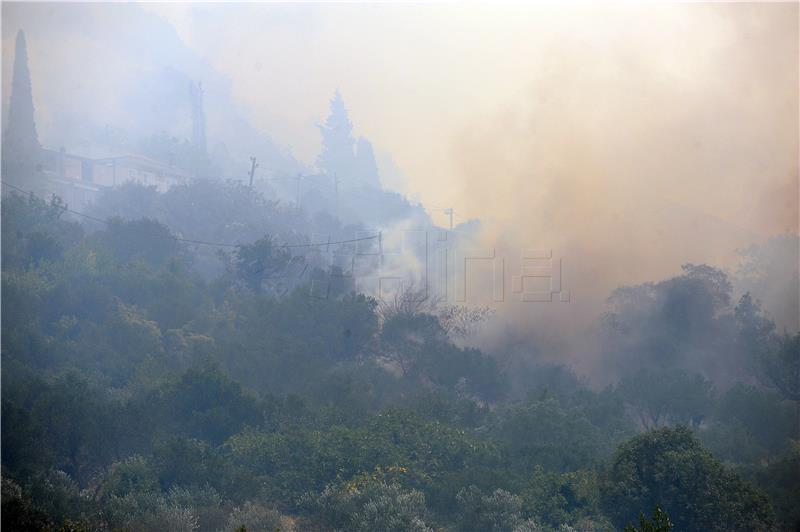 Stotinu hrvatskih vojnika stiglo u Žrnovnicu kao pomoć gasiteljima  