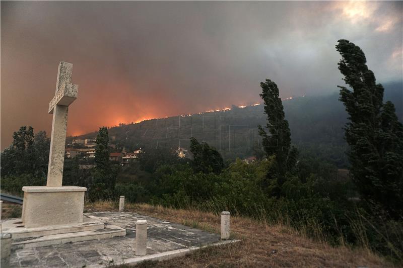 Emergency response team calls far calm in Split, blaze under control